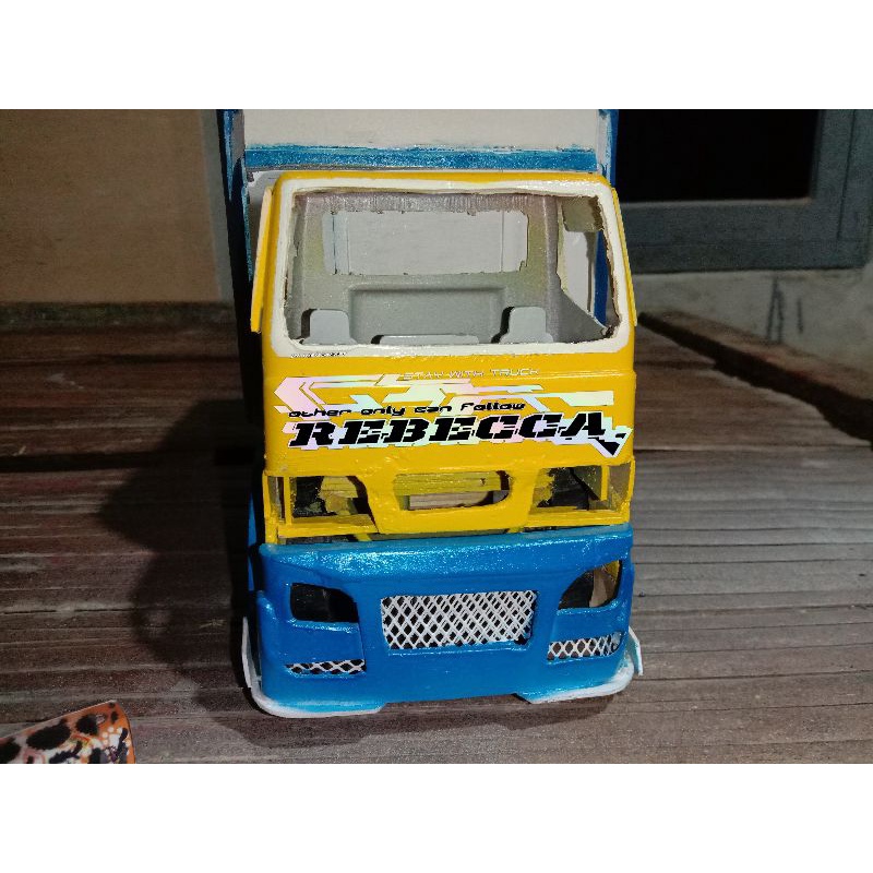 miniatur truck plastik skala 14