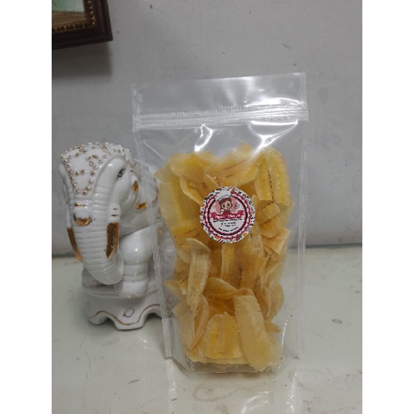 

Cemilan keripik pisang rasa asin gurih