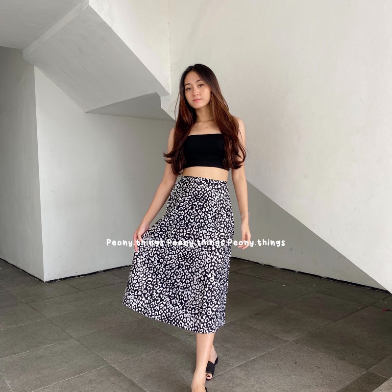 Leora Skirt // Rok Wanita-Leopard black