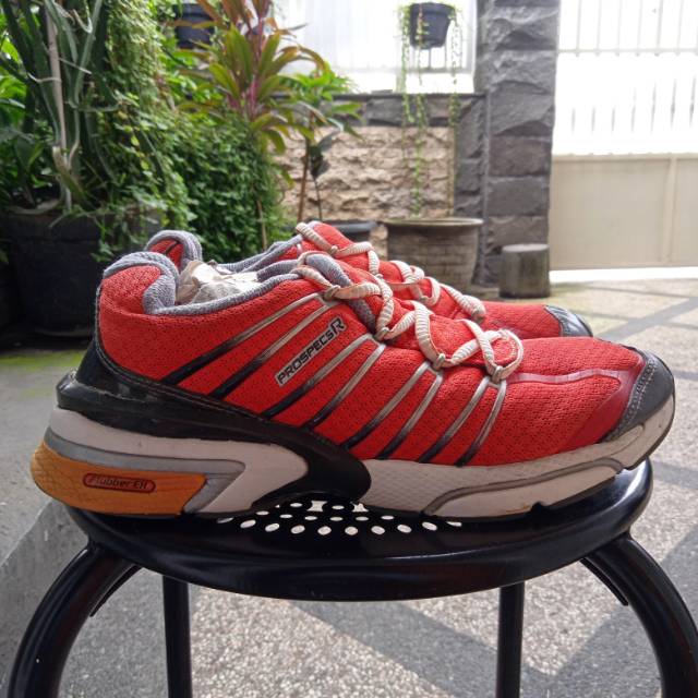 SEPATU SNEAKERS PROSPECS