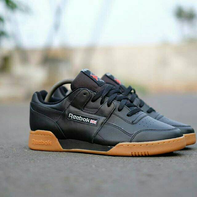 Reebok classic full black sol gum