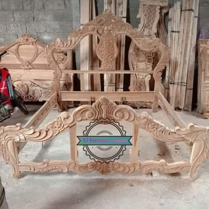 Tempat tidur/ Dipan jati mentahan ukir Jepara ukuran ranjang 180cm