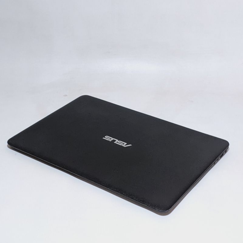 laptop ultrabook mewah asus ZenBook ux305CA - core m3 - Ssd 256gb super tipis