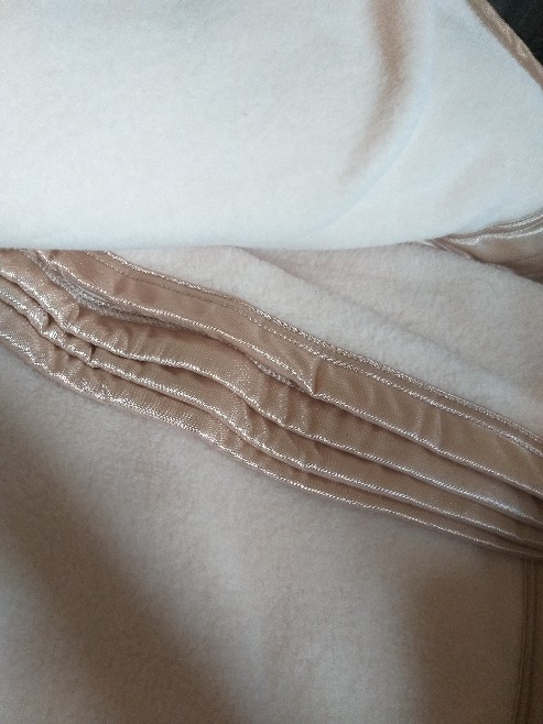 Selimut Hotel Polos Jumbo Uk 150x240, Bahan Emen (lembut Dan Nyaman Dipakai)