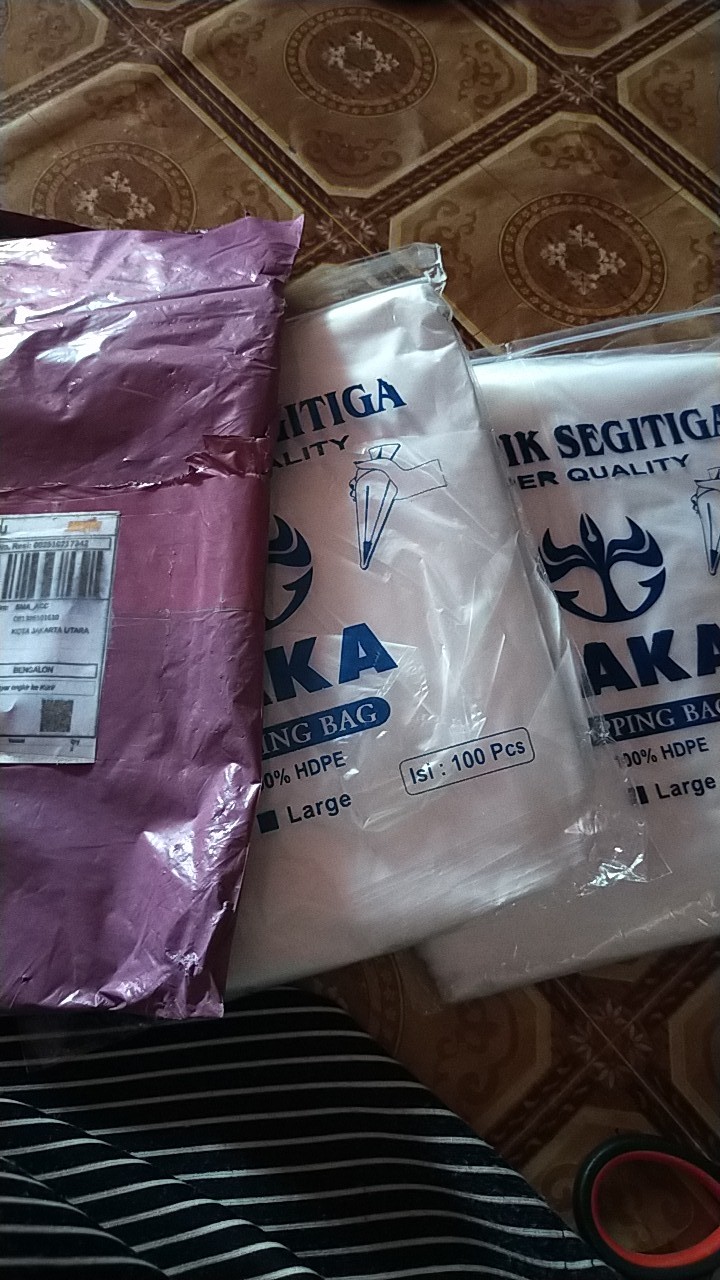 Plastik Segitiga Ukuran Besar/ Papping Bag Merk Kaka Isi 100 Pcs Double Seal