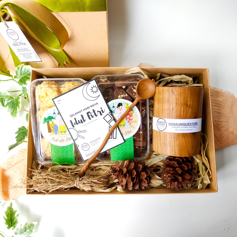 

HAMPERS NATAL CHRISTMAS PARCEL LEBARAN IDUL FITRI IMLEK KADO ULTAH