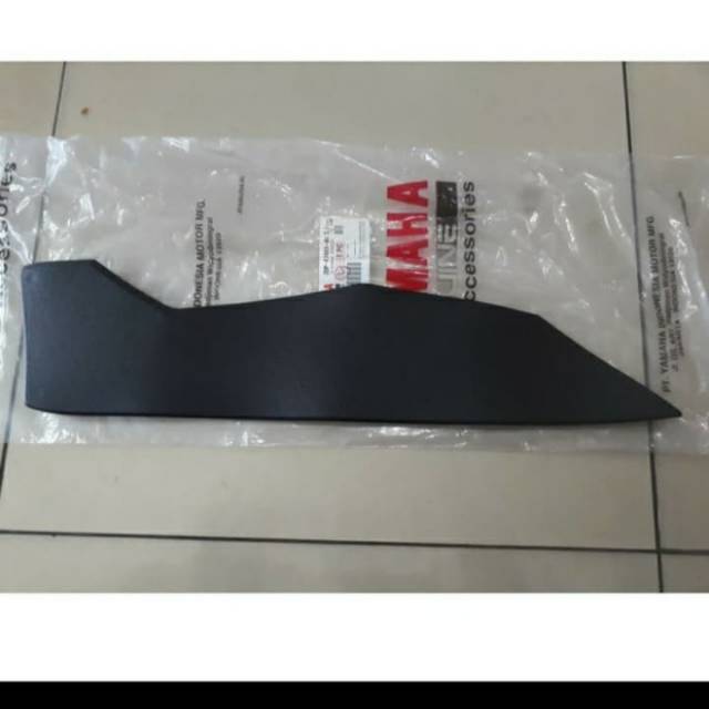 karet pijakan kaki bawah kiri Nmax ori ygp