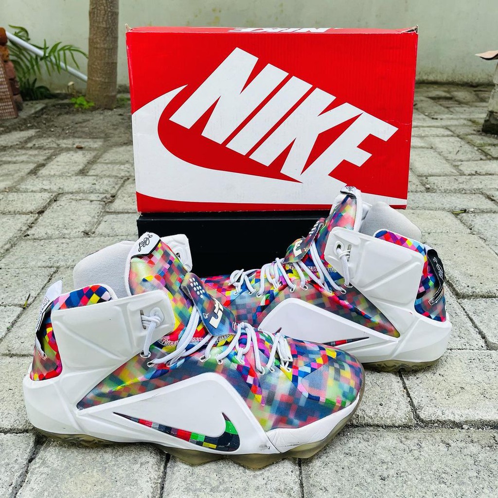 NIKE LEBRON 12 EXT 'PRISM'