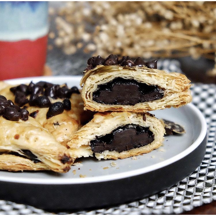 

PUFF PASTRY POCKET - SWEET