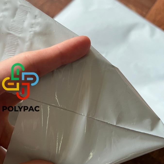 

Polymailer PUTIH GLOSSY [20x30] isi 100 pcs - Polymailer Putih Premium