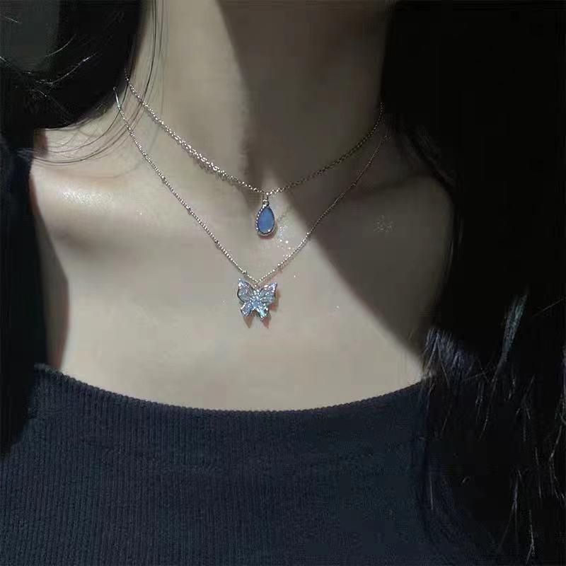 Kalung Rantai Ganda Dengan Liontin Kupu-Kupu Kristal Untuk Aksesoris