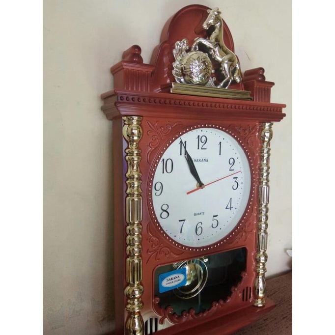 Trendi Free Batrei.. Jam Dinding Bandul Besar Clasik Patung Kuda Sakana 372 - Cokelat Muda