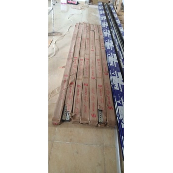 Paket besi siku lubang tebal 1,8mm Top Star