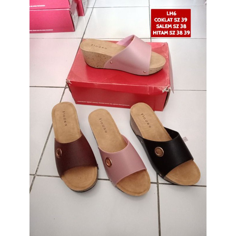 SANDAL BRANDED MATAHARI WANITA FLADEO LH6