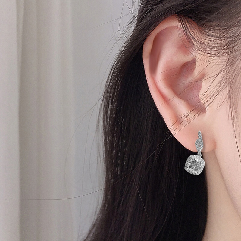 Fancyqube Anting Stud Tindik Bentuk Hati Cubic Zirconia Aaa Untuk Wanita