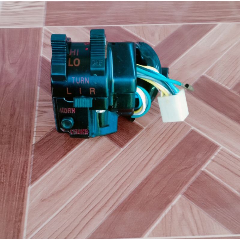 saklar atau holder kiri GP100 & TRS TS125 holder kiri Gp100 trs ts