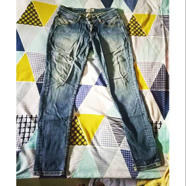 Celana Lois preloved