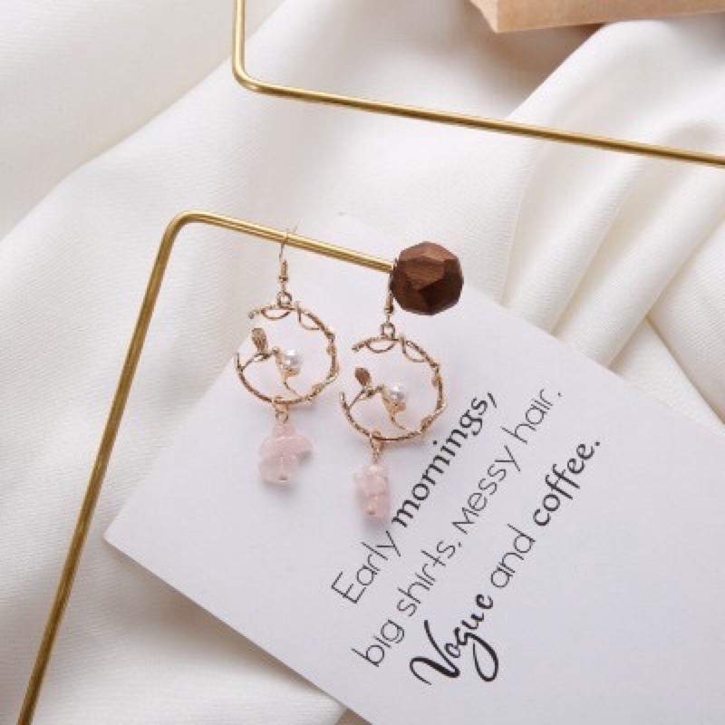 Anting Wanita Style Korea dengan Mutiara dan Bunga yang Indah