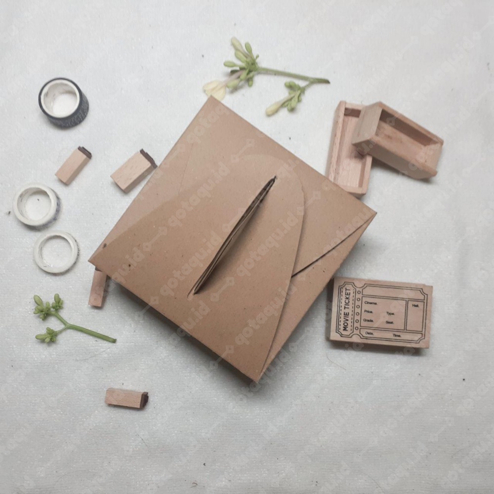 

QOTAQU Gable Box | Kotak Kado | Hampers Box | Kotak Kue 14 x 14 x 6,5 cm