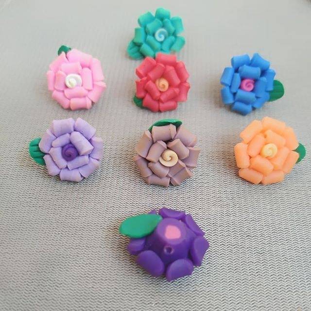 

BUNGA CLAY ROLL 25.000 isi 10