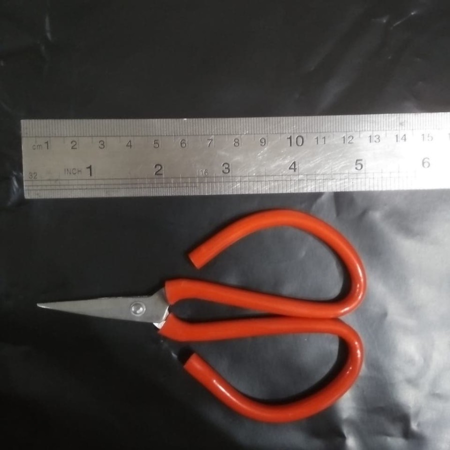 

Gunting Kodok Kain Orange Kecil