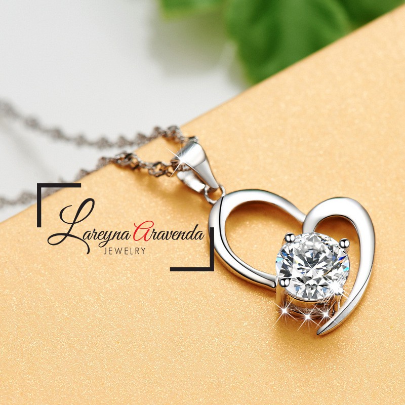 Kalung Titanium Wanita Liontin Motif Love Kristal Crystal Swarovski KL034