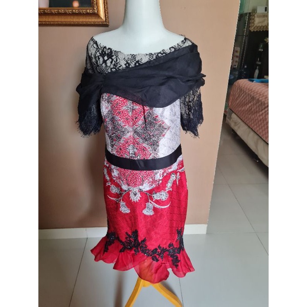 PRELOVED BAJU GAUN FERRY SUNARTO MERAH HITAM RENDA BATIK SIZE M FASHION WANITA MURAH DRESS PESTA
