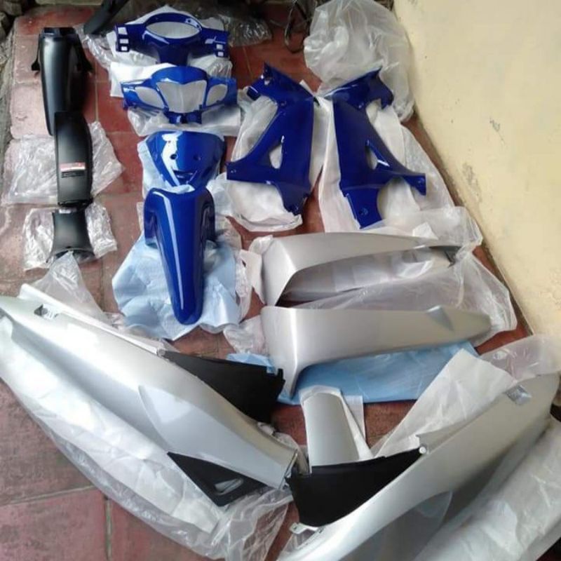 Paket fullset dek body bodi halus kasar HONDA KHARISMA X D 125 biru silver plus striping sticker kua