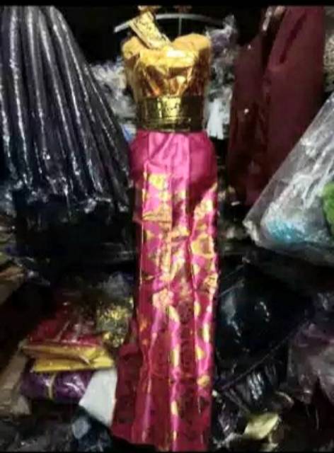Baju Adat Bali Wanita Dewasa dan Anak
