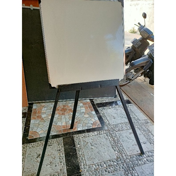 

papan tulis stand kayu