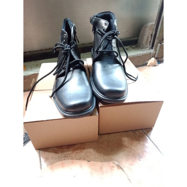 /Sepatu pdh kulit/SEPATU . PDH Pria Kulit Asli Hitam SELETING PRIA SEPATU DINAS TNI POLRI SECURITY SEPATU PNS/PEMDA SEPATU SATPAM KULIT SAPI Original Casual Berkualitas Terbaru  Termurah Bandung Kekinian  100% Tren 2022ii