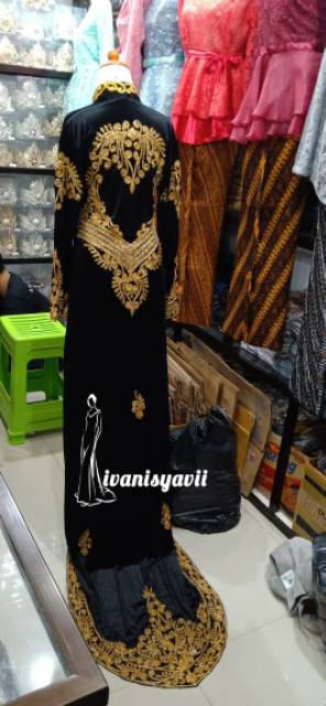 Kebaya Pengantin, bahan bludru Jokowi MEWAH