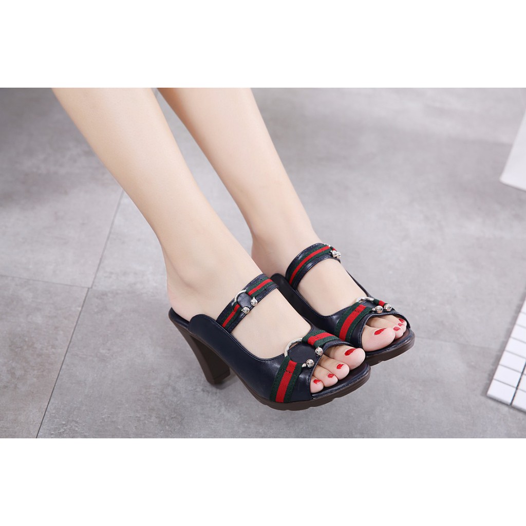 Sandal wanita G u c c i  M81H