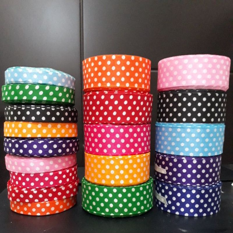 

Pita Polkadot Kain 1/2"inc & 1"inc 15yards
