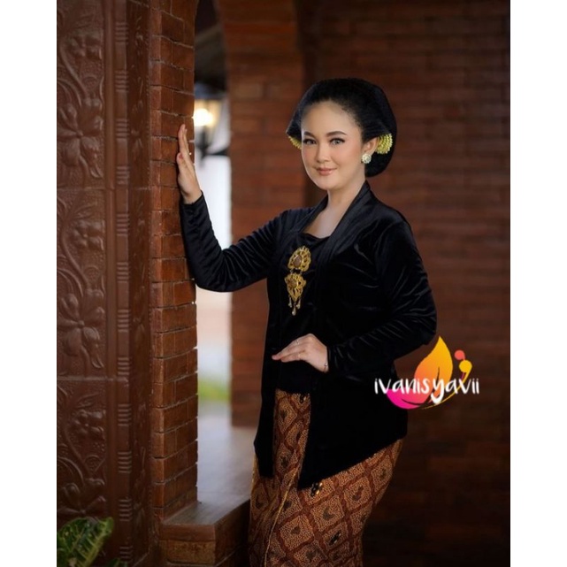 Kebaya Bludru Kutubaru, Warna Lengkap/ Size Lengkap