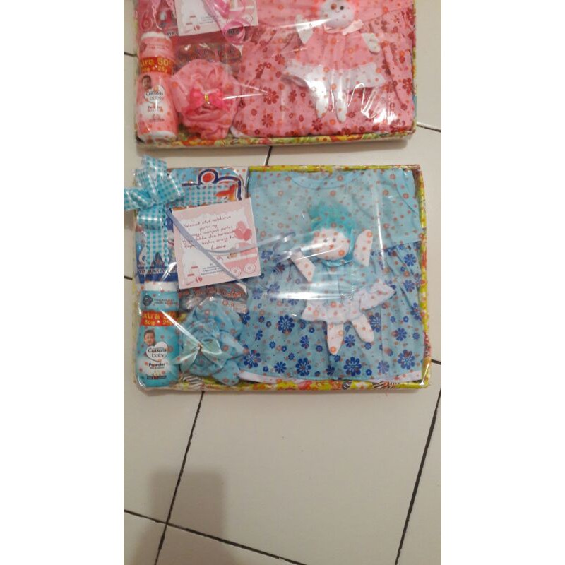 Parcel bayi  / baby gift / paket ini khusus untuk cewek y moms-2