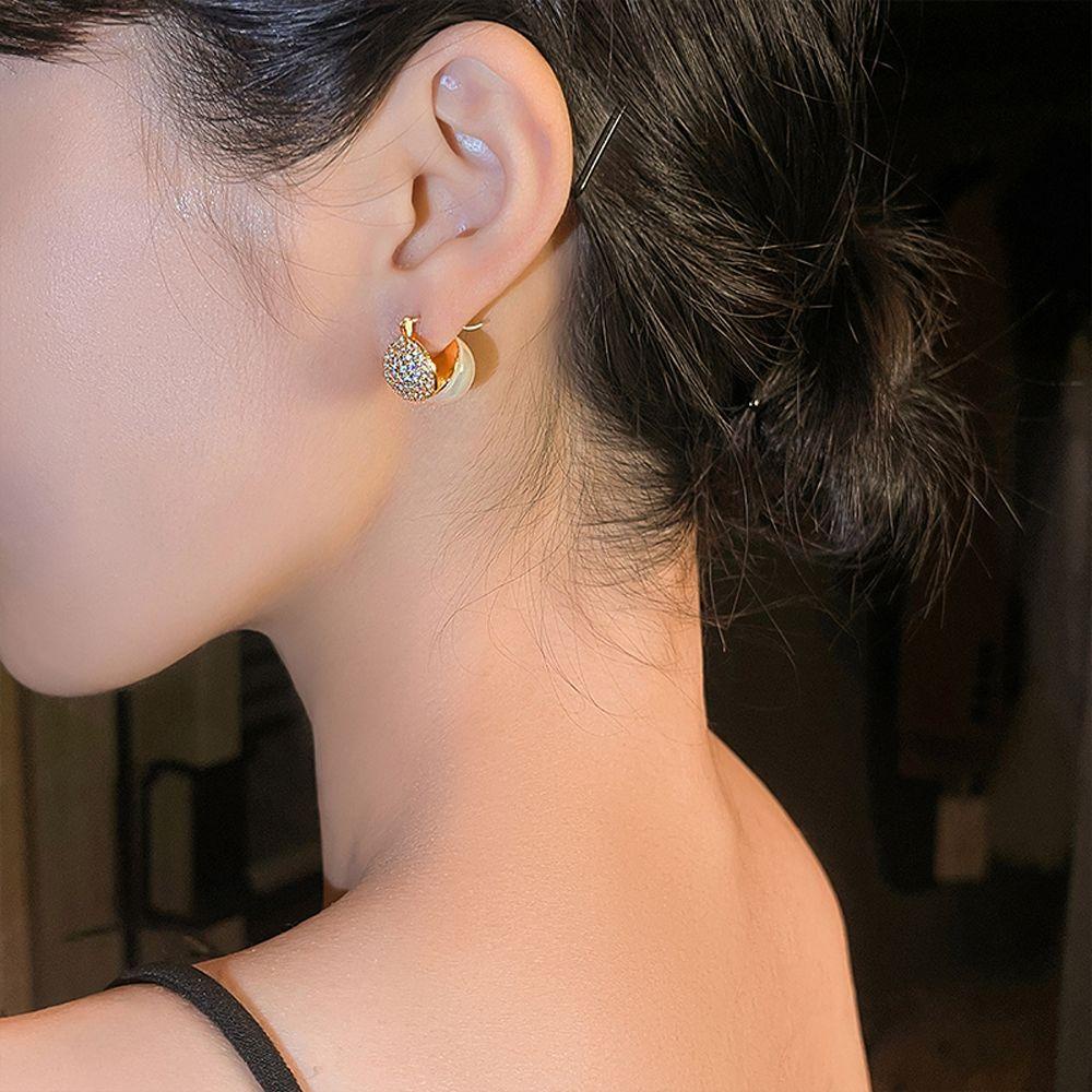 Mxbeauty Anting Wanita Temperamen Vintage Lingkaran Film Warna Mermaid Zircon Perhiasan Fashion