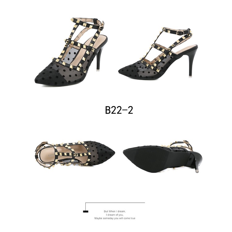 Garavani Rockstud High Heels B22-2