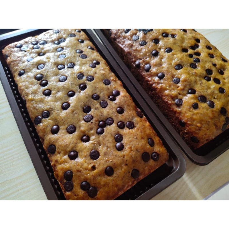 

Banana choco chips cake Bolu pisang Premium