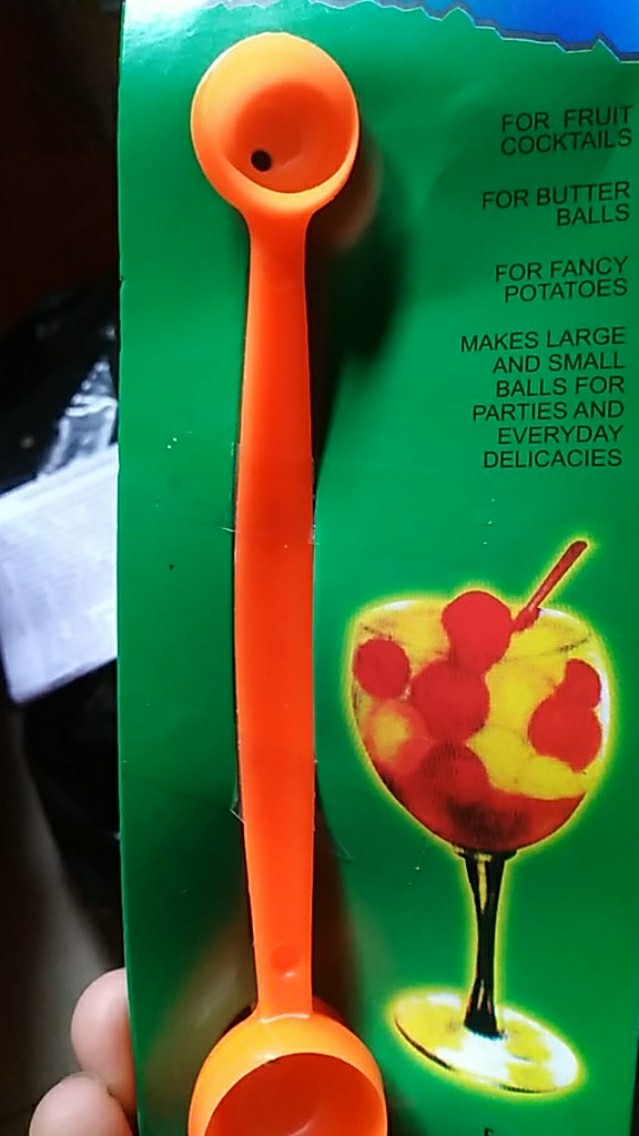 Sendok Buah Koktail Plastik Bulat - Random Color