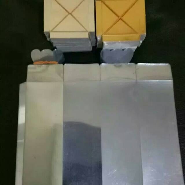 Kotak mika souvenir 9x9x20