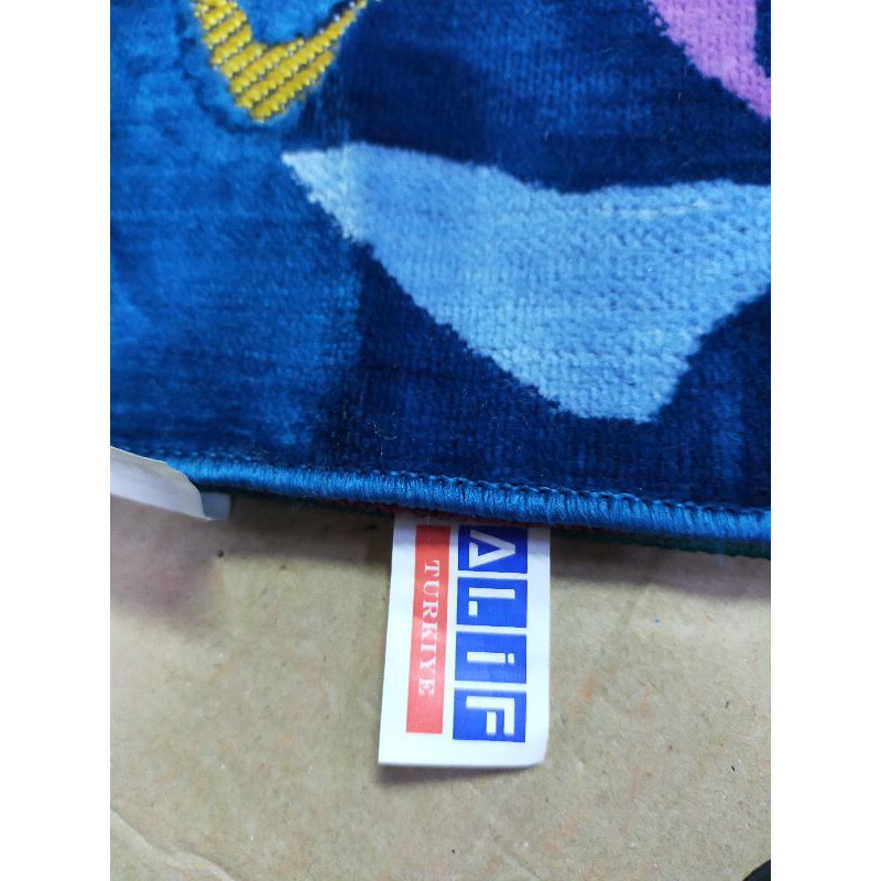 SAJADAH KECIL MERK ALIF TURKI-HALUS DAN TEBAL MOTIF RANDOM