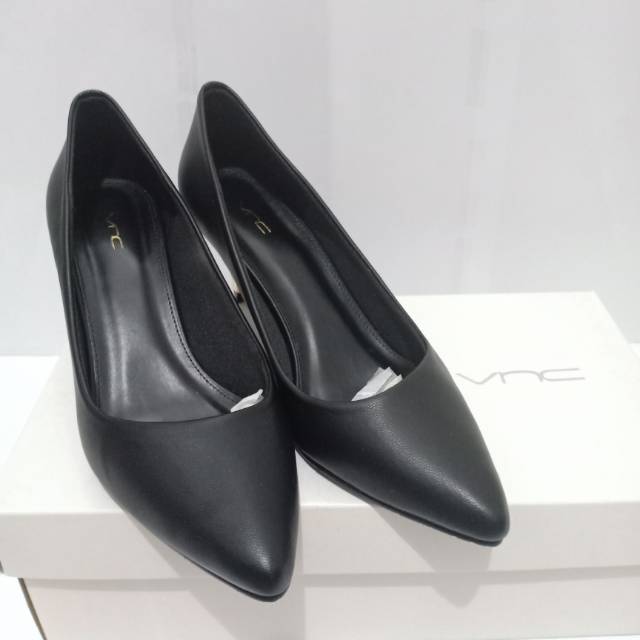 heels vnc hitam