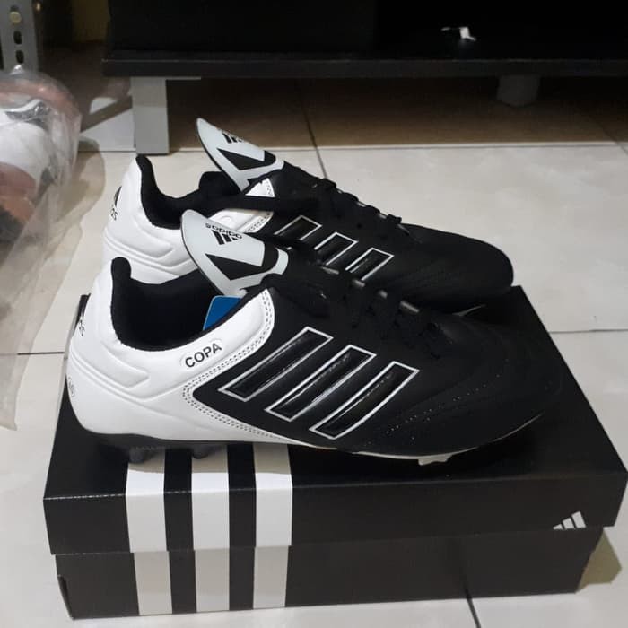 DISKON.. SEPATU BOLA ADIDAS COPA TERLARIS