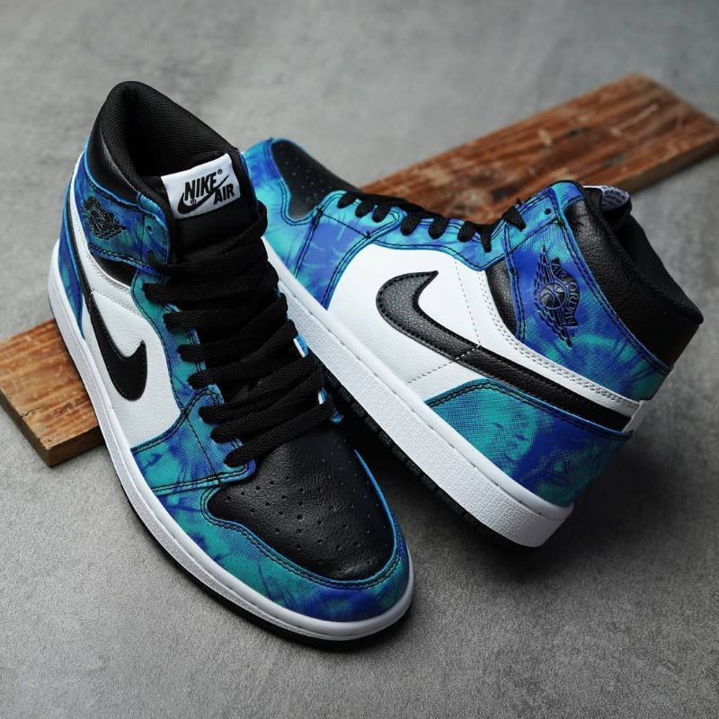 Sepatu Air Jordan 1 High OG Tie-Dye