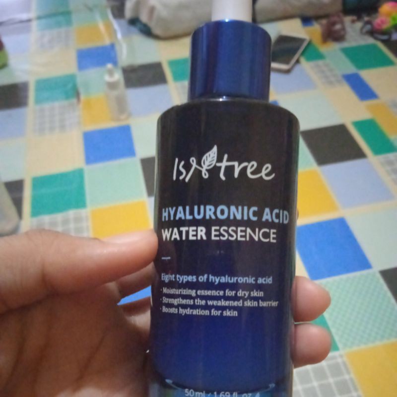 Isntree Hyaluronic Acid Water Essence Serum