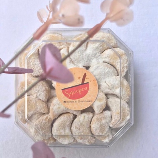 

Kue Putri Salju