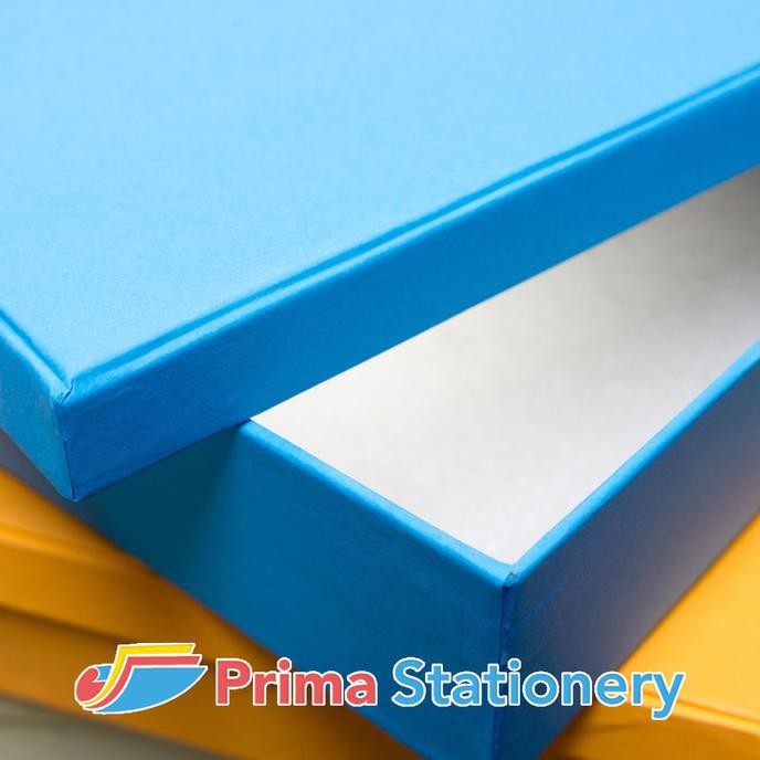 

Kotak Kado Ukuran 19X27X7Cm Warna Polos