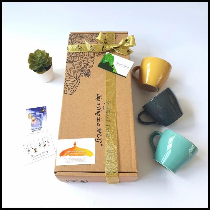 

Hampers Parcel Lebaran/ Idul Fitri/ Ramadhan Kareem Tea Set Keramik