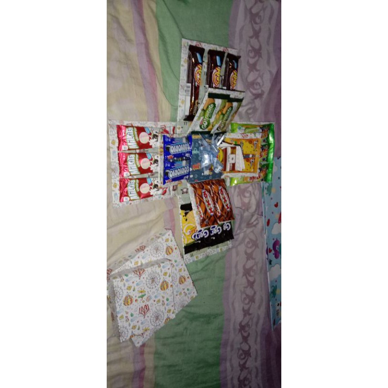 

Gift snack box